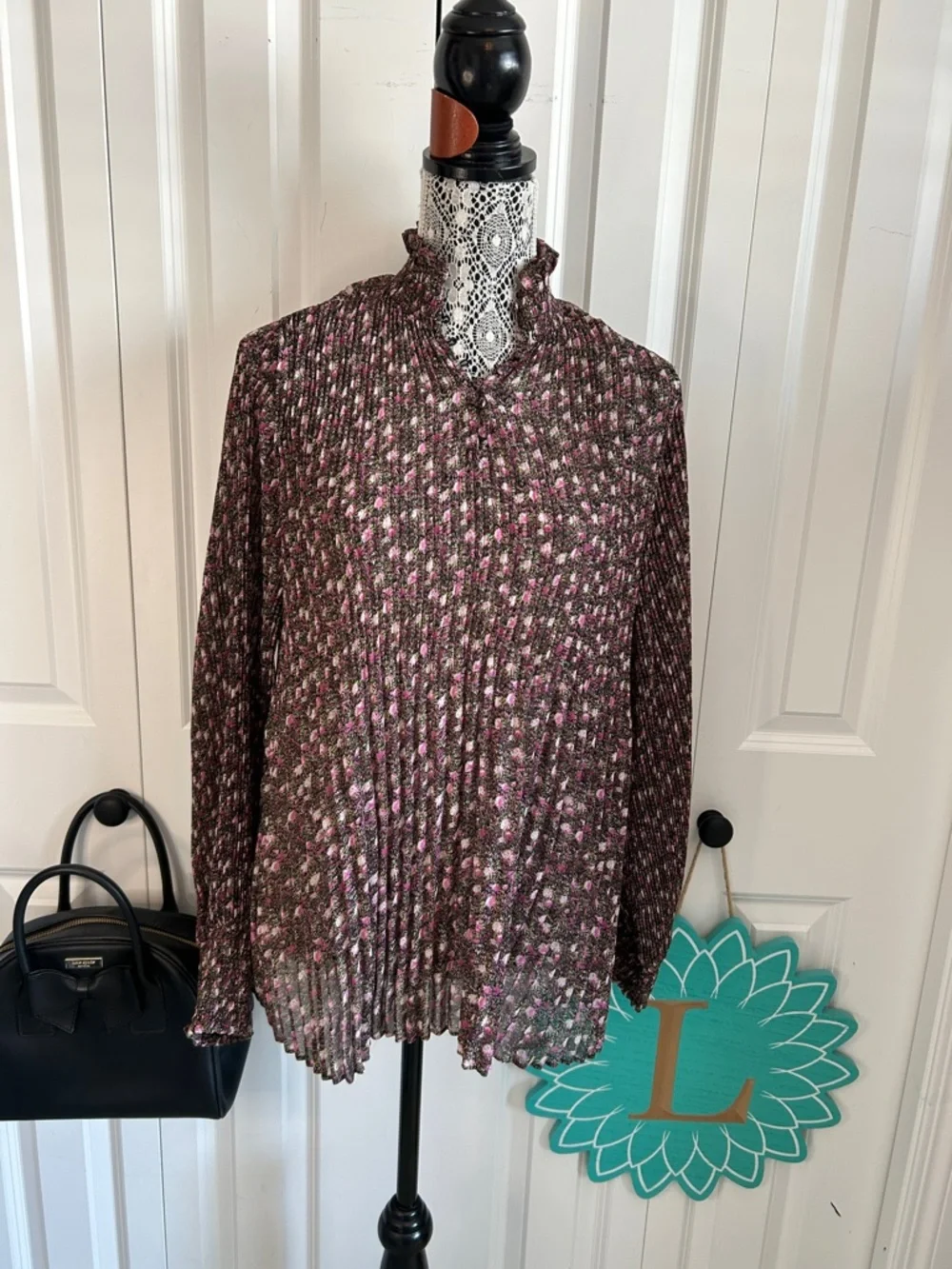 Cabi Knife Pleate Blouse #3952 Size M - Picture 2 of 10